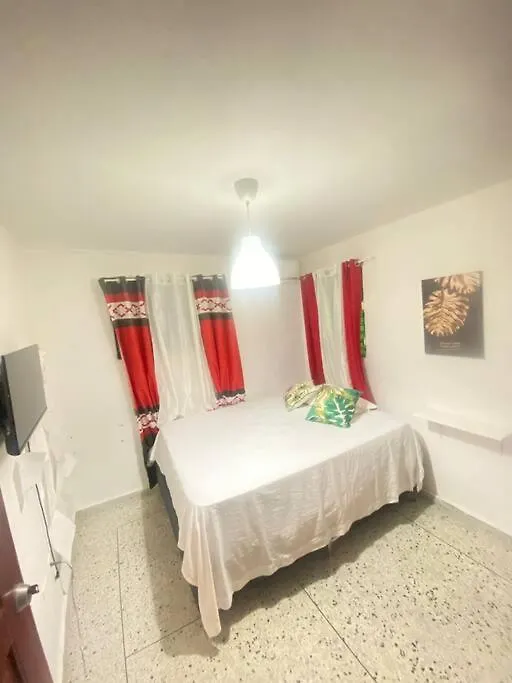 Hermoso Apartamento Centro Ciudad, Wifi 산티아고 데 로스 카바예로스 아파트